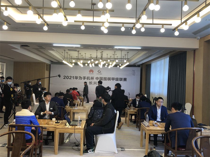 我们坚信通过与ECA（欧洲俱乐部协会）、欧足联和国际足联的牢固关系，我们能够与英超联赛、英足总和其他欧洲俱乐部合作。